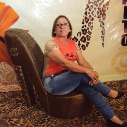 Dinâmica, comunicativa, empreendedora, educadora,