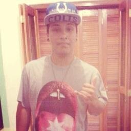 Eu tenho 17 anos sou meio doente mais poh tamoo ae né curtindo até o ultimo gólee hehe u.u