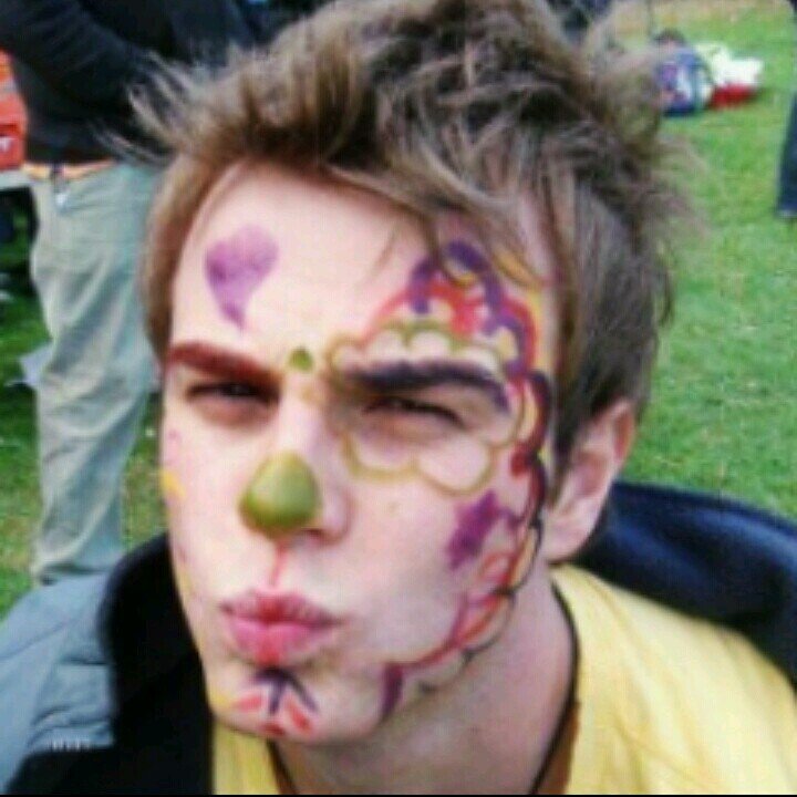 fzteenw's profile picture. time to my life ~