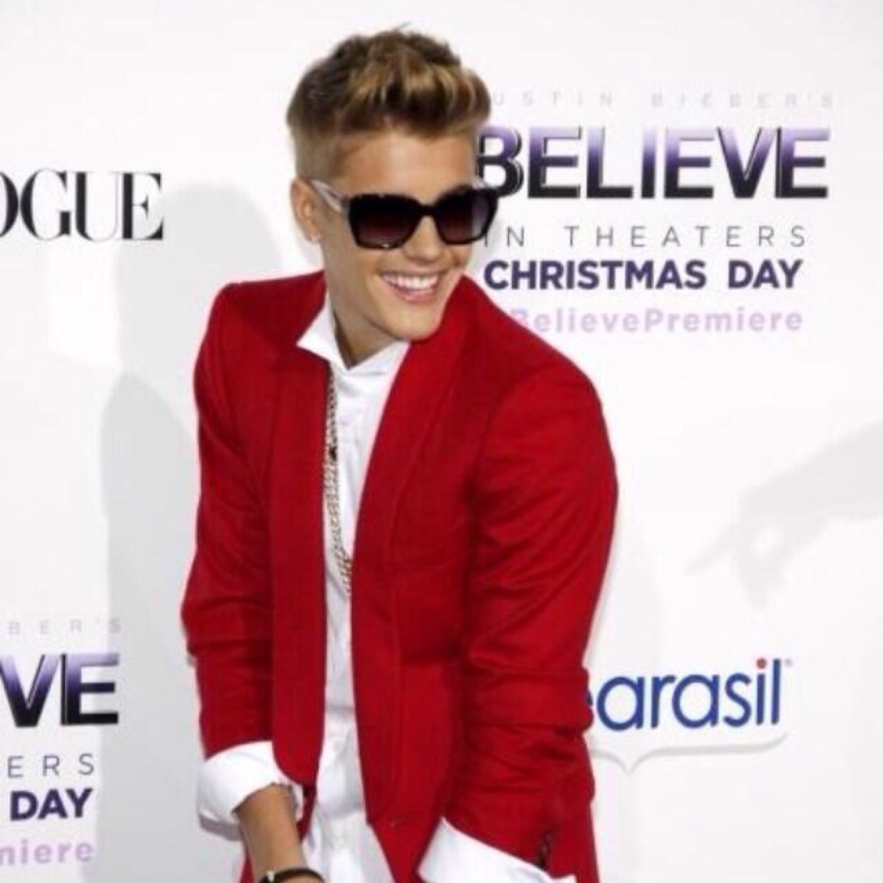 I dont care if he makes mistakes. He is just human like you. Believe caz everything is possible✨