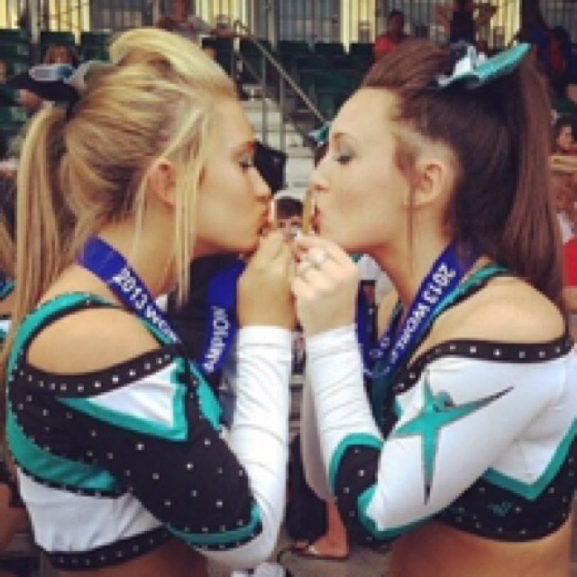 LiveToLoveCheer's profile picture. 