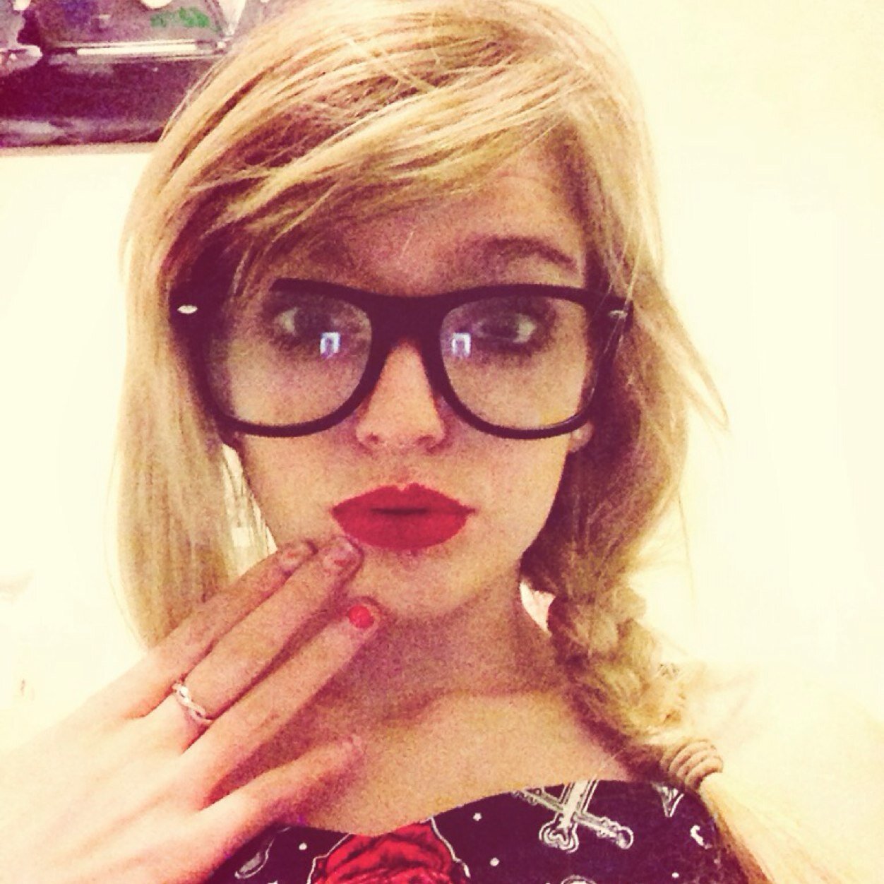 | artist | gamer | i love cats | Just your avarage nerdy girl | xxx