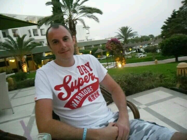Happily married, Man Utd & Oldham Athletic fan.