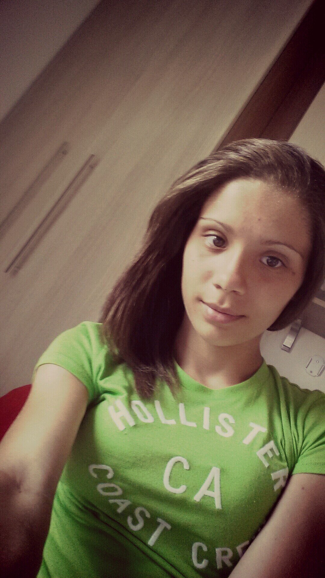 Com muitas qualidades e muitos defeitos também, essa sou eu ((: