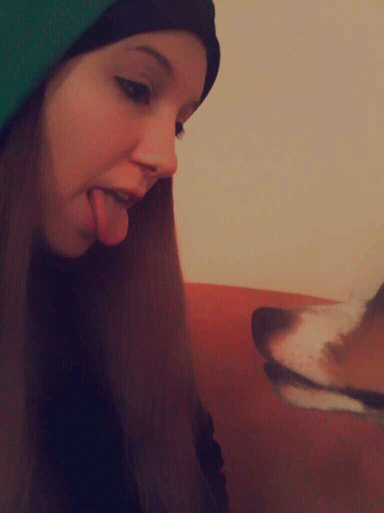 (: Street artist _ dancehall performer :)skype/amaryllisxoxo1987 Ill walk till I die. Trekking is my life. #citydog my dog owns #bonn Dancehall is my passion.
