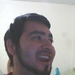 chico gamer un poco pasado de pellotes