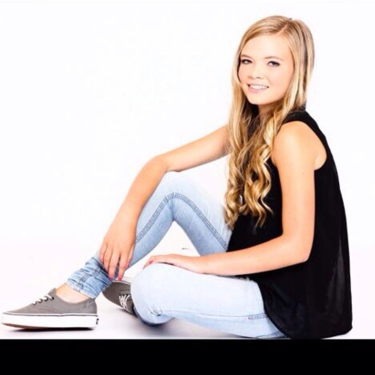 i love you beste vriendinnetje xmilou / heeeeliefje, ik hou van je xx Denise / ik hou van jou Charell xx @melvinderks