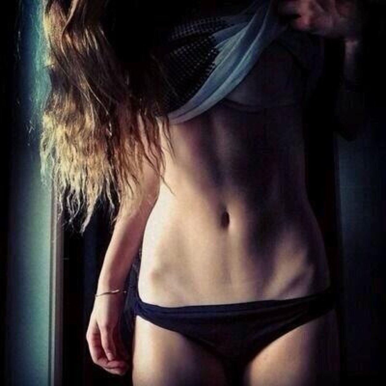 Depart = 53.4kg Objectif = 45kg à 8.6kg du bonheur 16ans et 160cm Deb, Sue, Cat, Mia mais surtout Ana