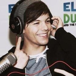 louis tomlinson in beanies. need i say more.