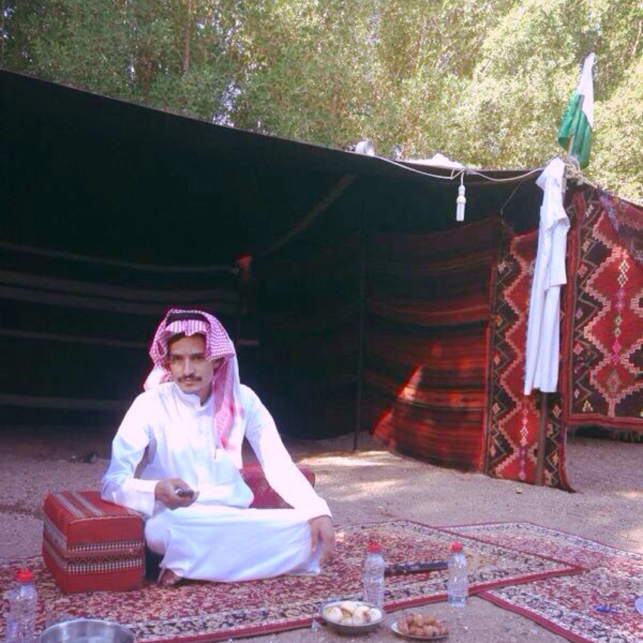 deh5111's profile picture. يا كثر ما نذكر من الناس غالين تحت الثرى ما عاد فيهم رجوعي