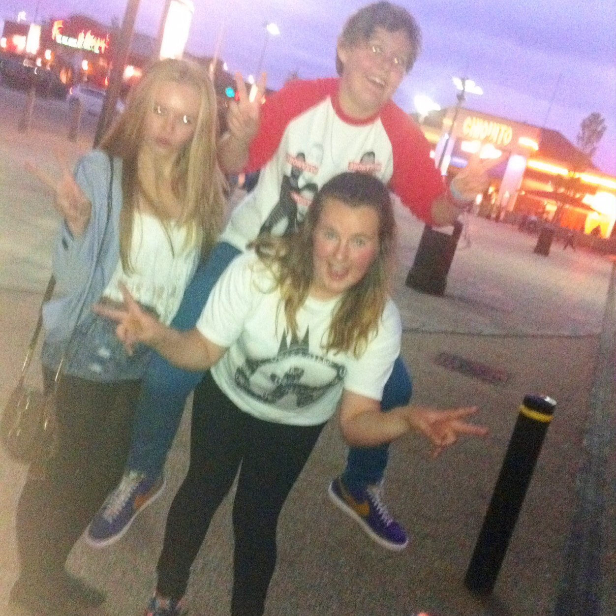 EmmieJPick's profile picture. 14, Manchester • hockey • bands