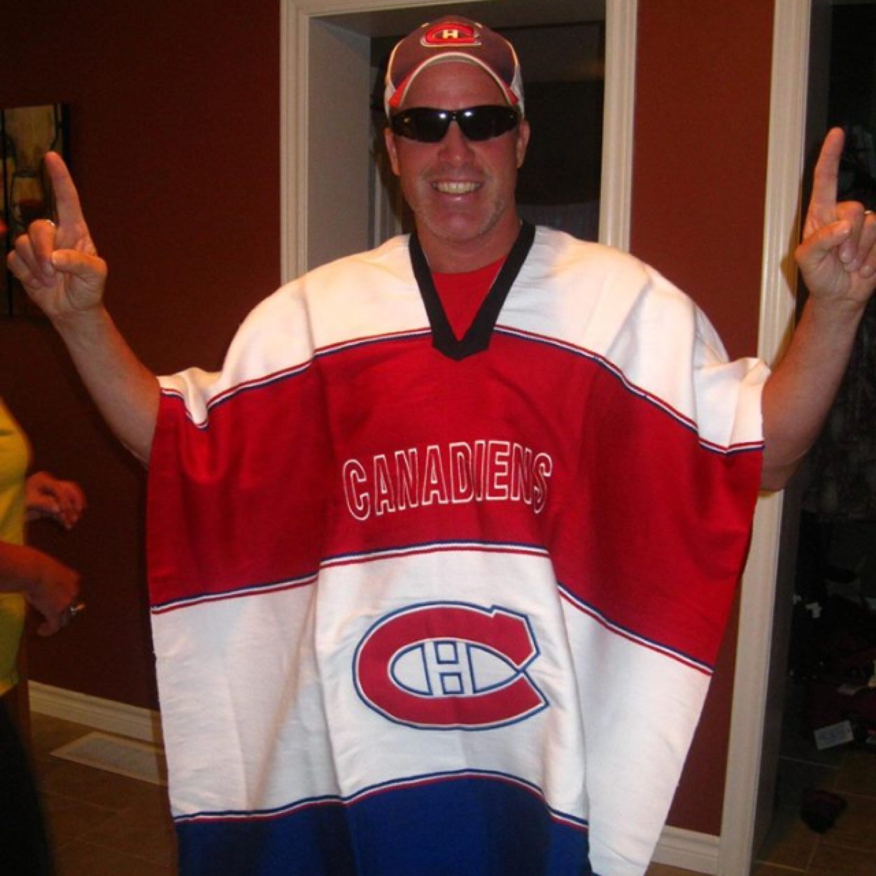 Owner operator of Sunrise Framing! Born in Montreal! # 1 Fan of the Habs.
