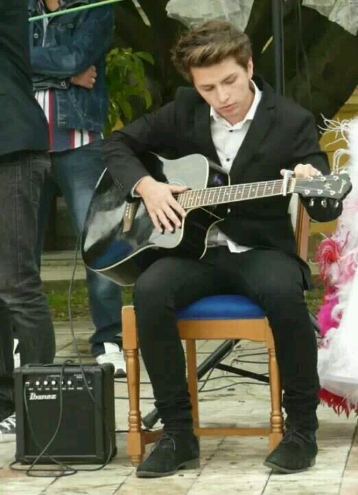 danutscirlat's profile picture. 