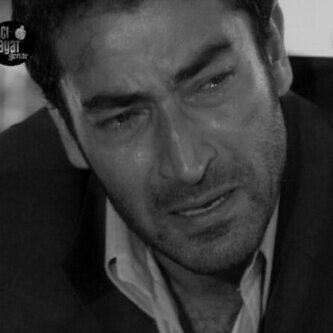 ‏رافقَني الحُزنَ و التهمَنيّ المَوتَ وعشَقني الظَلام̸ّ}!