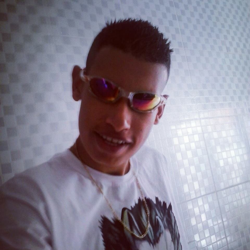 Pra mim as coisas mais valiosas ainda são de graça; paz, amor, liberdade e uma mente educada.