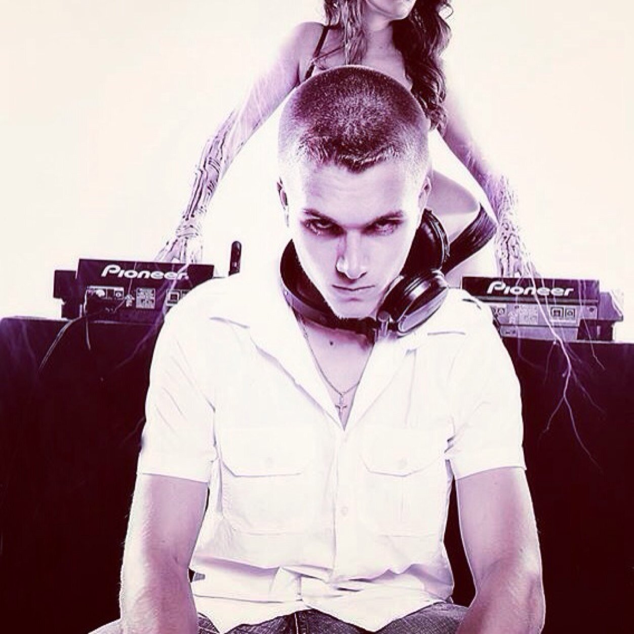 Deejay_Ejekt's profile picture. I make music and drink Jameson t-.-