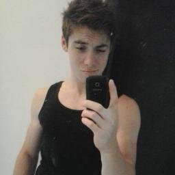 Posso escrever milhões de coisas aqui mas nada ia adiantar pois a conclusão você tomou quando olhou a minha foto..