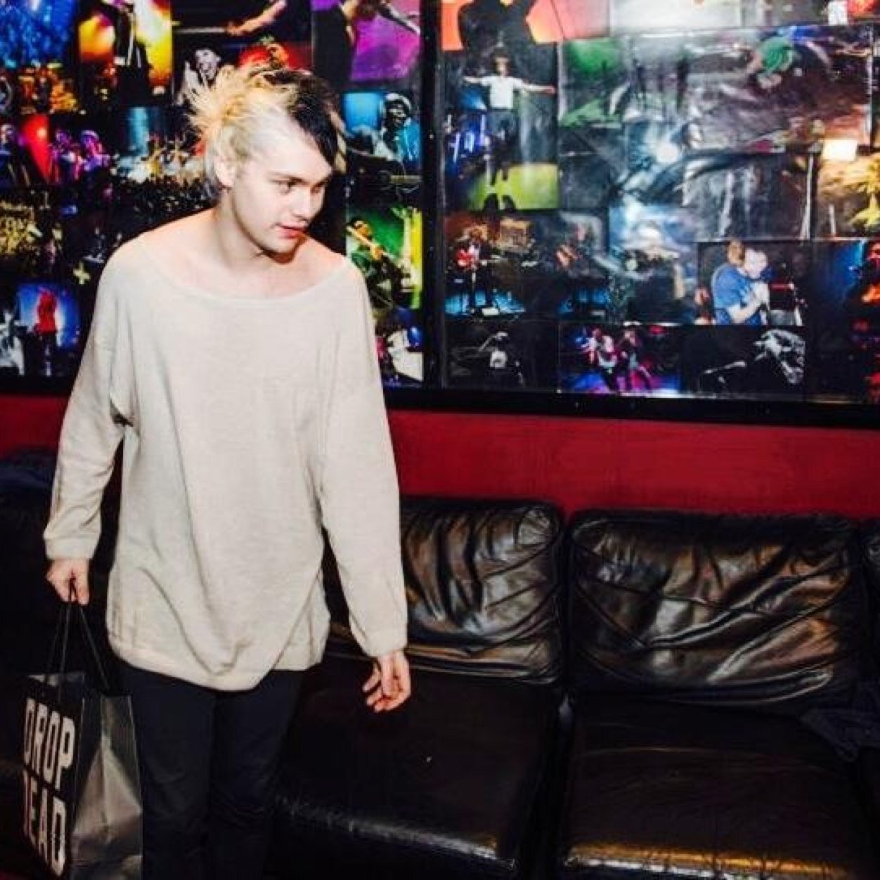 Just a little reminder that Michael loves you and he WILL follow you ❤ ~ @Ebonnny5SOS