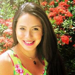 Débora Alves. 18 anos. estudante. amante da moda. louca pela vida e pelos sonhos.