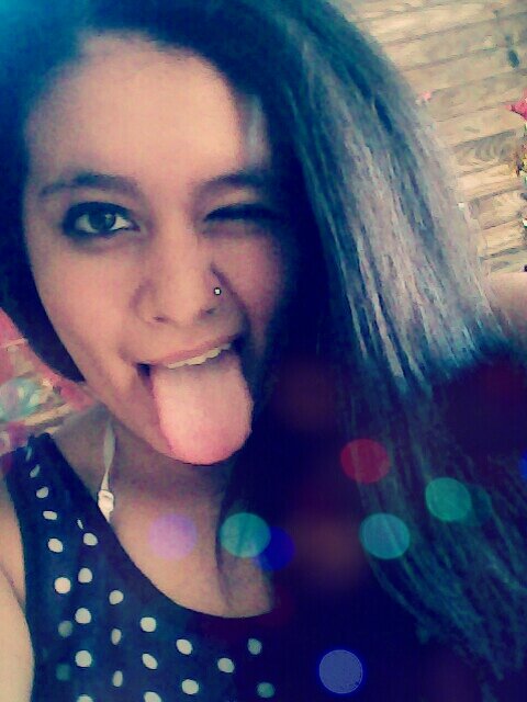 En un mundo lleno de hipócritas, los sinceros somos los Malos-Ayeh♥