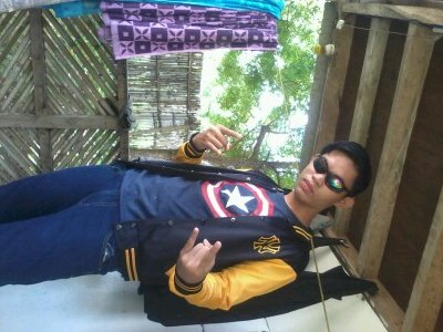 Hey i can play the guitar and the bass guitar and also drums... and im a cute according to me.... and i love to eat and sleep!
