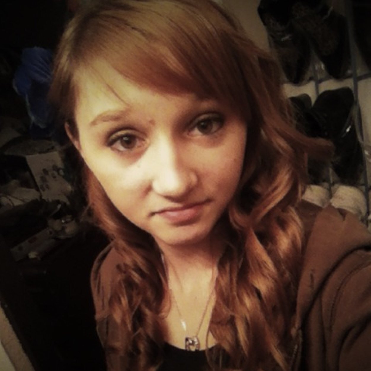 Hey i'm Jasmine, i enjoy hanging out with friends and eating food(: follow me and i'll follow you right back:3