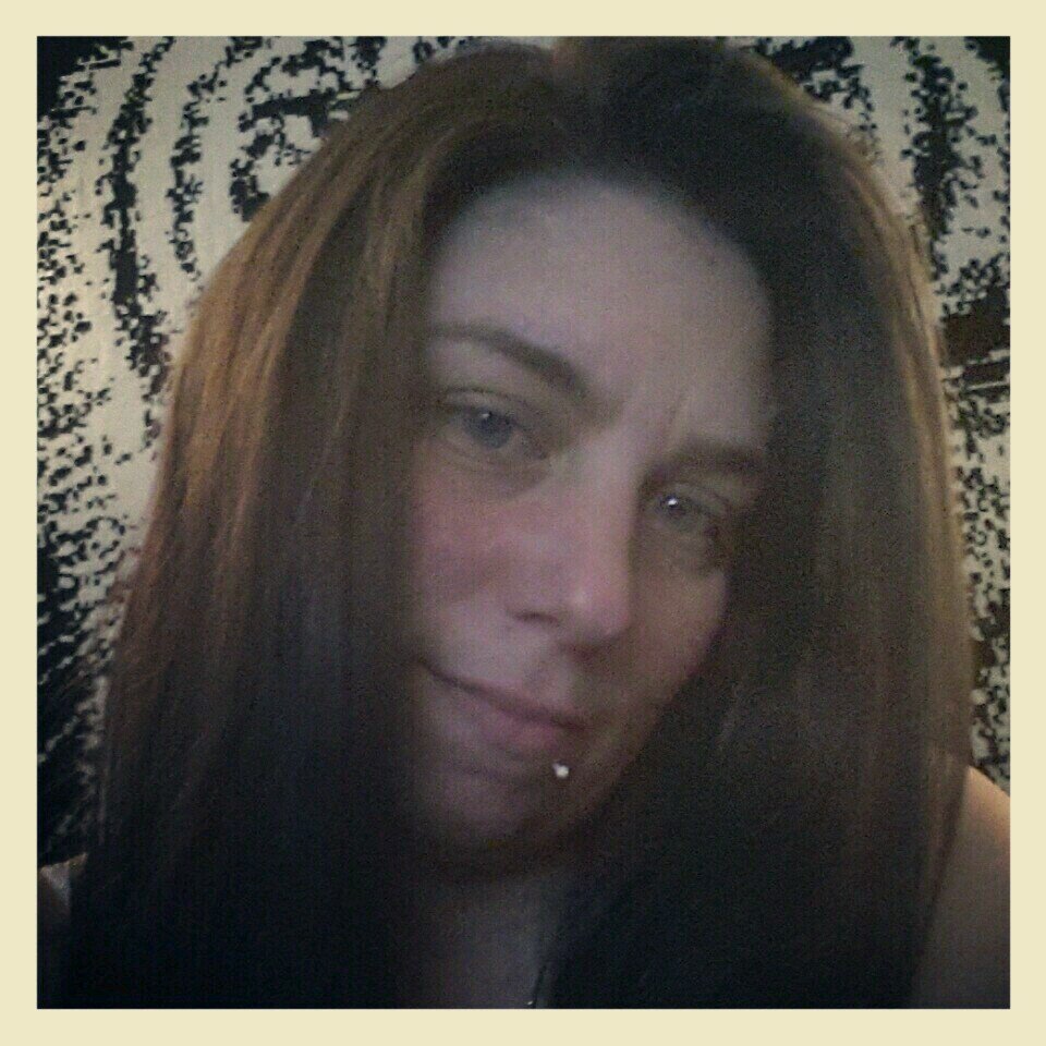 Mom of 3 girls, graduated  Empire Beauty, Avon eRepresentative, Mary Kay consultant. http://t.co/c2Zn1ZSlYe… 
#TeamGiants, #TeamMickey