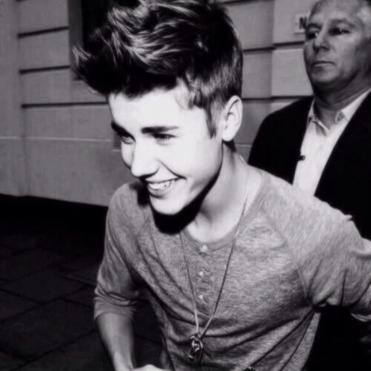 I love justin! Austin Mahone and Madison Beer are my favs   Marry me justin? @justinbieber