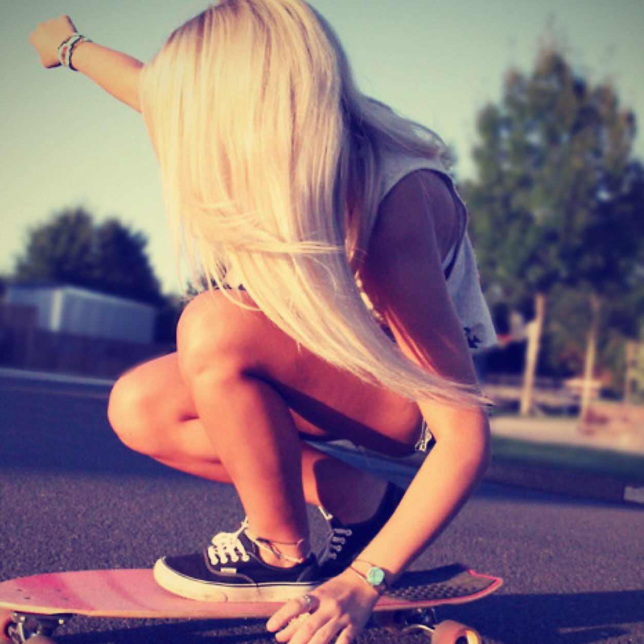 ThoseGirlythots's profile picture. Here to express the true thoughts of every girl ✌️