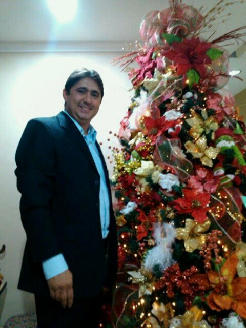 Abogado y chavista 100% y defiendo a este proceso y cambio mi lapiz por un fusil si mi patria lo pide abogado de lara