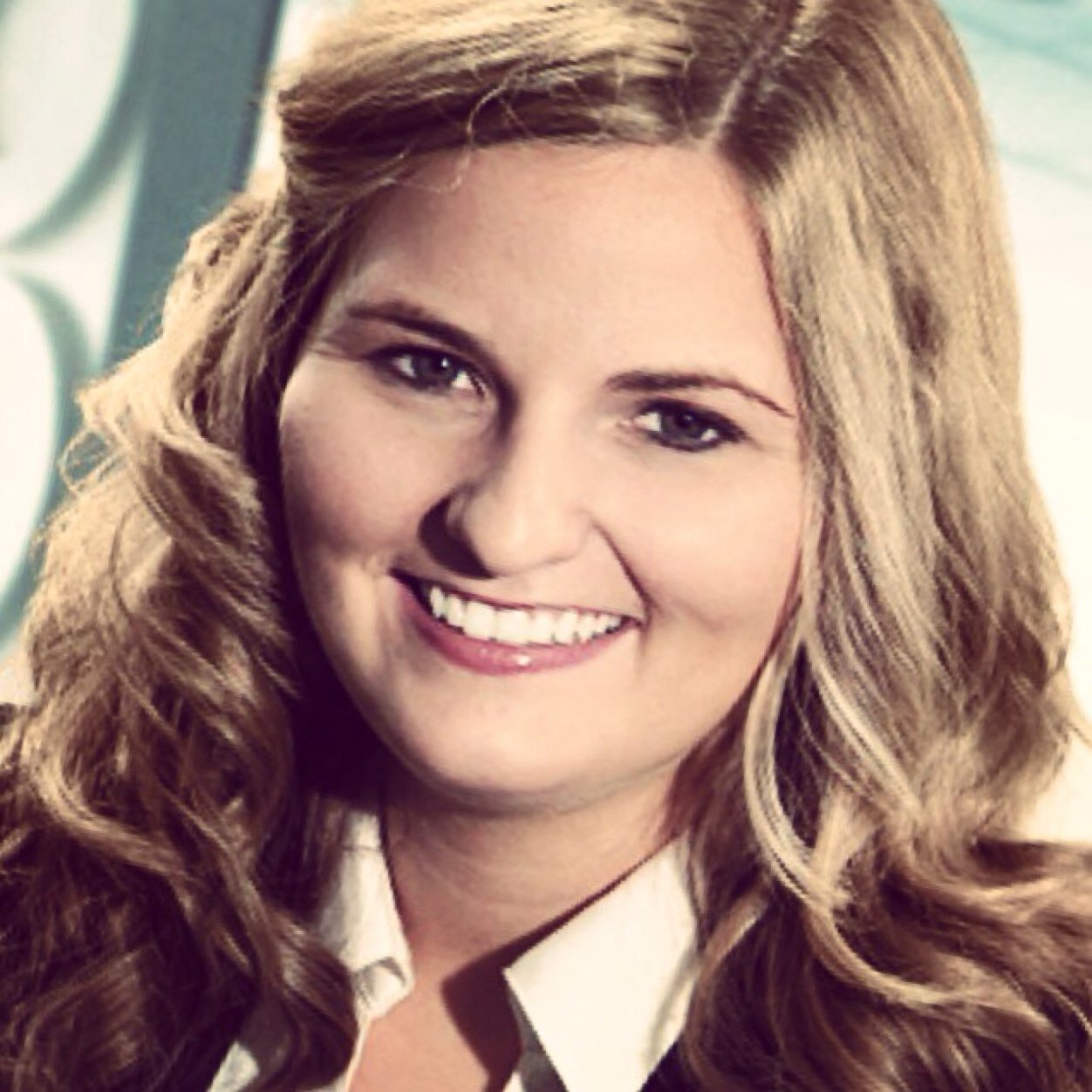 theresa_cooper's profile picture. #PR enthusiast | @libartsduq Alum | Hockey and coffee worshiper. | Tweets are my own.