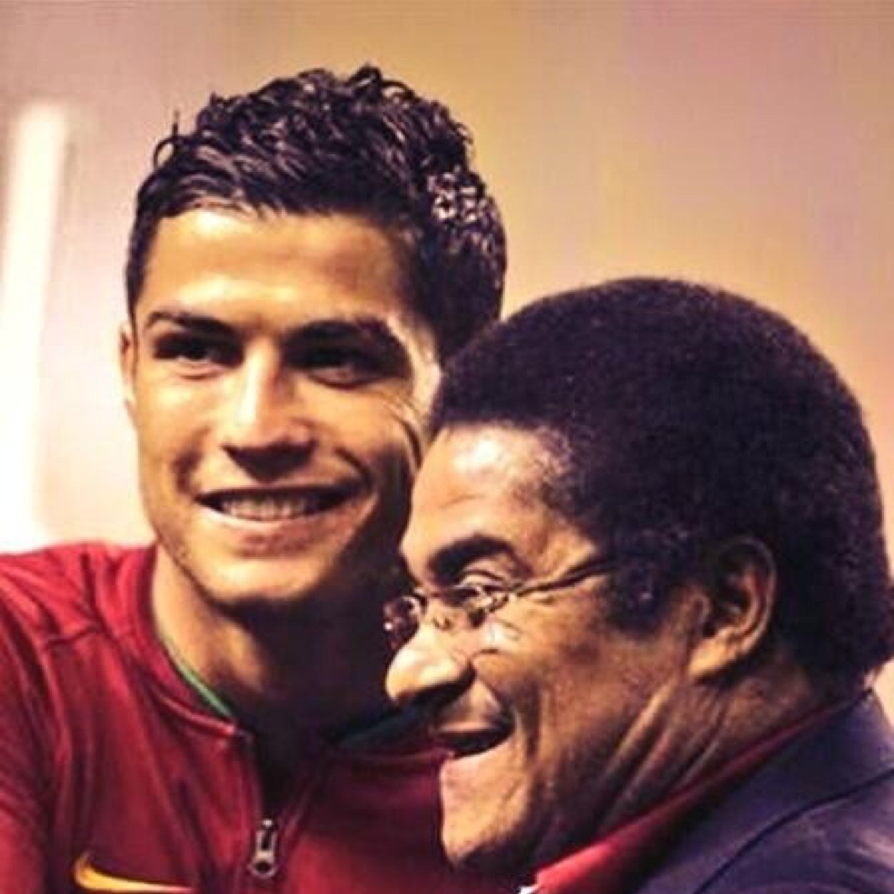 Fan Club for the best football/soccer player @Cristiano Ronaldo ever!