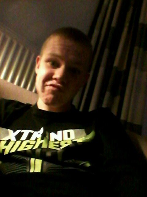 hier zit ik op als ik tweetjail heb follow  @DavidDDK8
