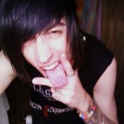 Dylanshallcum's profile picture. hey im Dylan im 18 im a singer/songwriter/gay/single  @AceVanitySixFox my new bestie