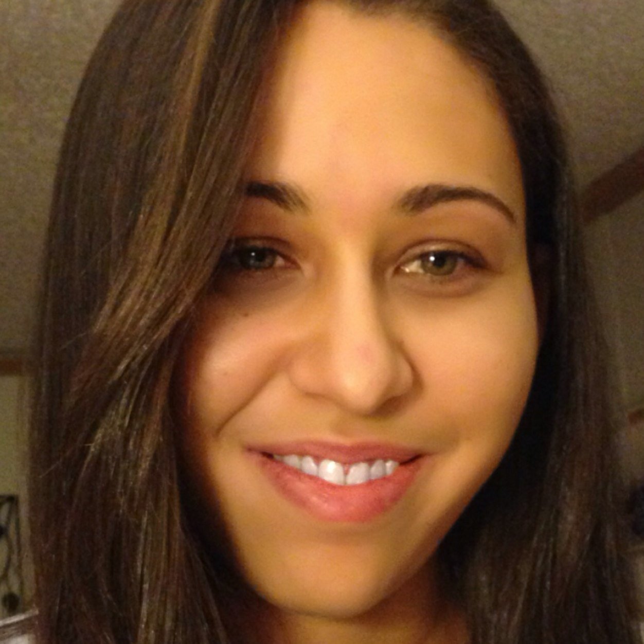 nursing student, wife and mother of a beautiful 9yr old little girl named Olivia. I have a beautiful life!