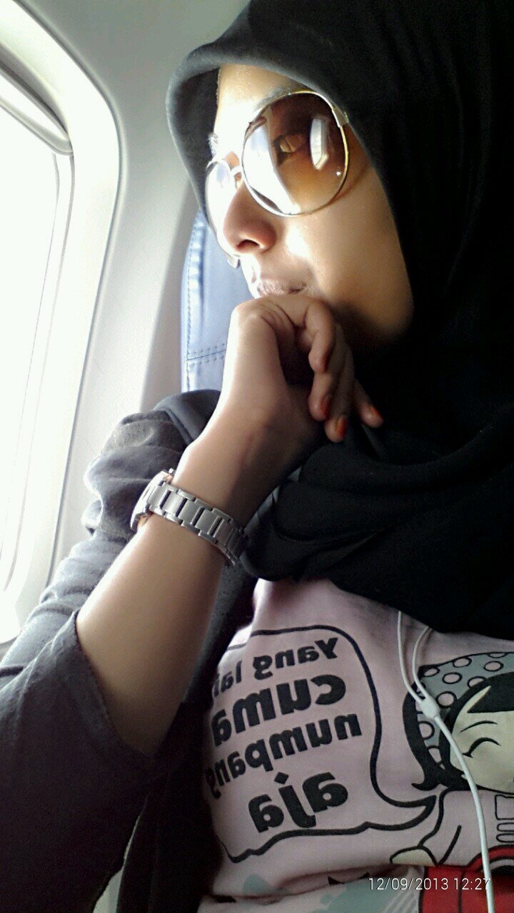 EndutSari's profile picture. Anyone can love you when the sun is shining. But, in the storms is where you learn who truly cares for you