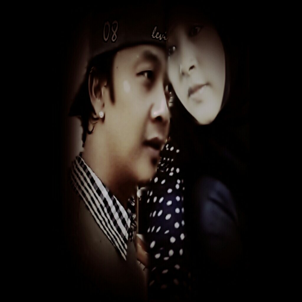 adhief's profile picture. kubuka tirai dari ujung kampung songsong mentari bersinar hangatkankan jiwa yg lelah terbui mimpi