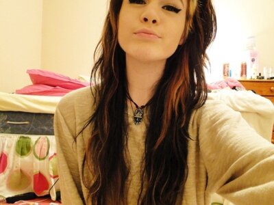 ClareyFeerick's profile picture. Honestly, friends come and go like seasons nowadays!