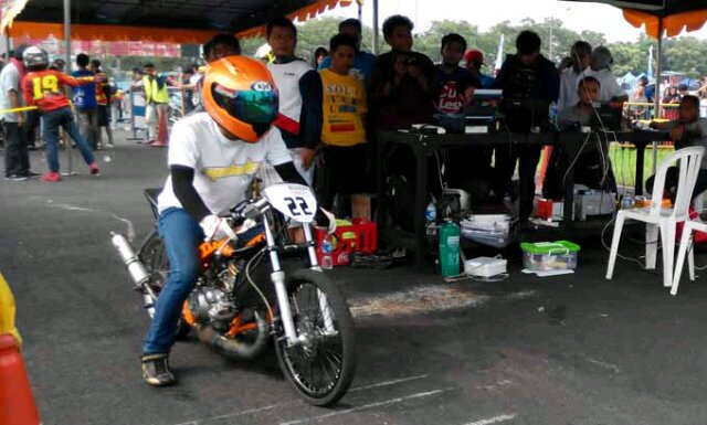 Lek aku kuchil kon kate lapo :p | @sappikids | 11072013