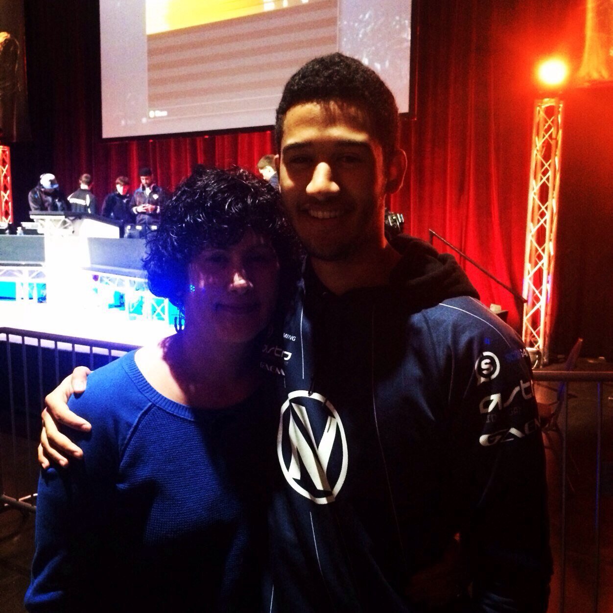 Professional Cod Player, Model, and Friend! Sing in my spare time. Sponsored by @AstroGaming @ScufGaming @Gaems_PGE :) #EoD Captain of @TeamEnVyUs