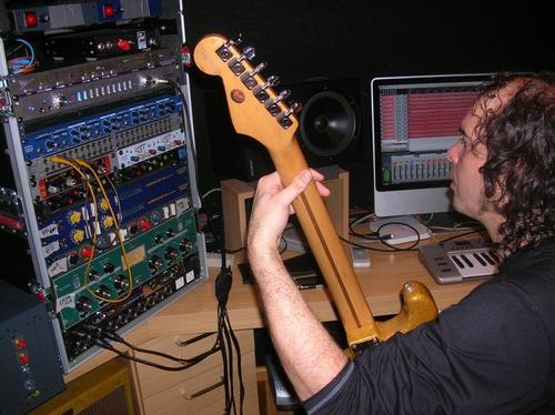 RayZimmer's profile picture. Produtor musical, guitarrista de rock. https://t.co/YGSWepleZl