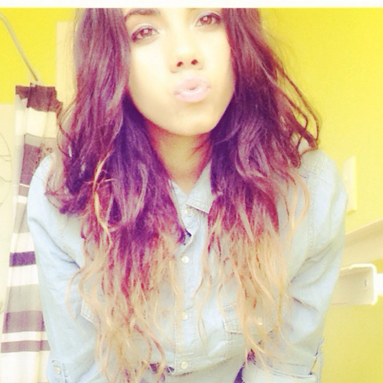 follow me, i follow back (: