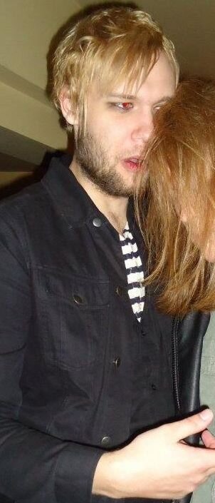 sambarrett197's profile picture. a suicide broadcast... rush in like fools... romantic... musician... dreamer...