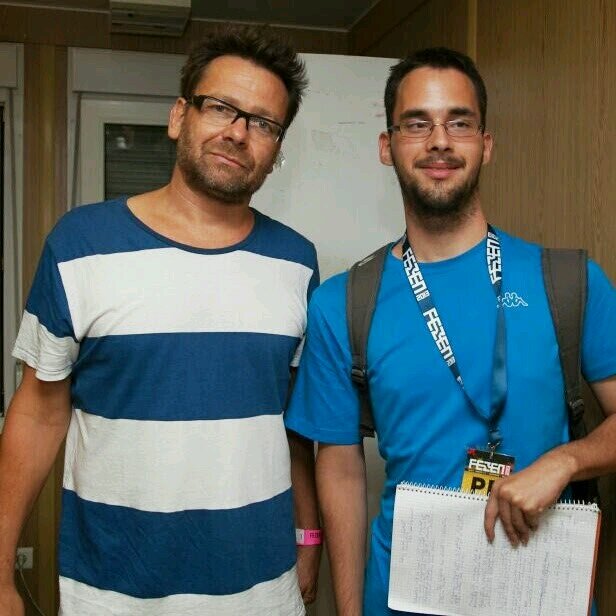 debydavid20's profile picture. Mindenes: Fősulis hallgató/újságíró/blogger/filmimádó/zene rajongó. Maradjon egyszóval , hogy mindenes