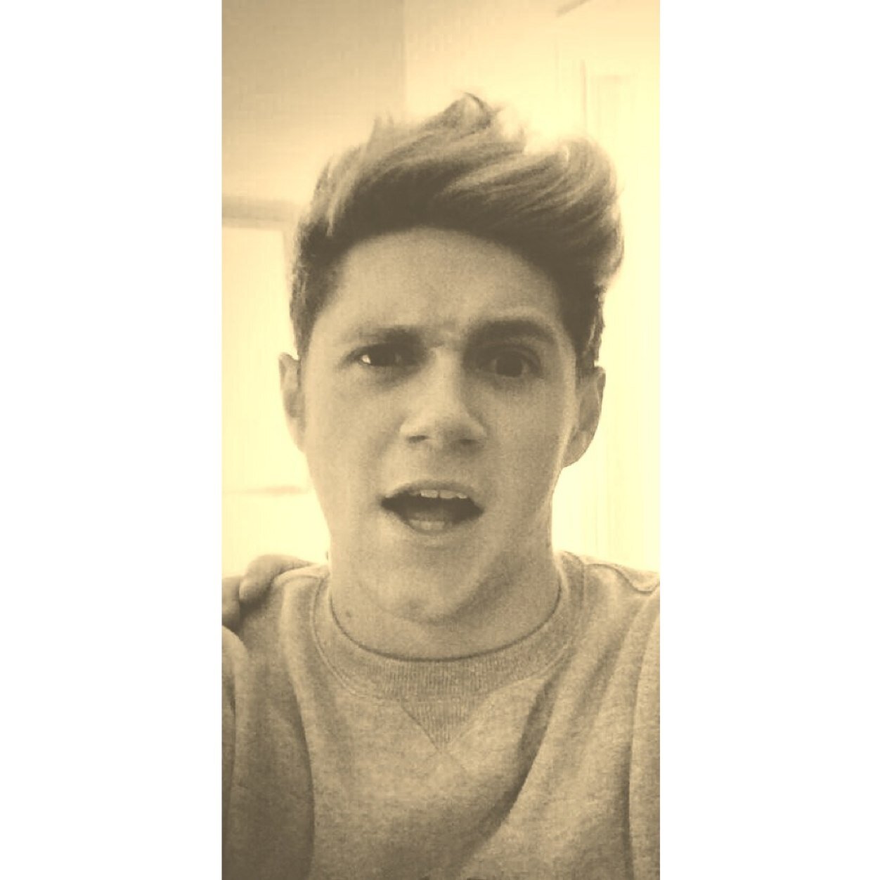 I gave u a free follow would you please go and follow @noniallergic ? I'll follow back i promise! :))