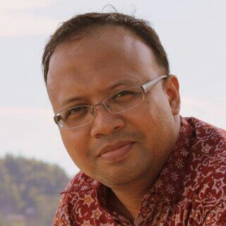 YusakLaksmana's profile picture. • Pernah nulis 3 buku • Penikmat nasi megono, makanan tradisional, teh panas, fotografi, jalan-jalan • Simple Person • Bapak 2 Anak dan Suami 1 Istri • Muslim •