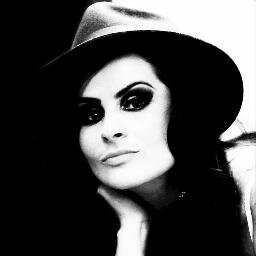 TaisaBaldissera's profile picture. Singer, songwriter, artist and Architect! Cantora, compositora, artista e Arquiteta!