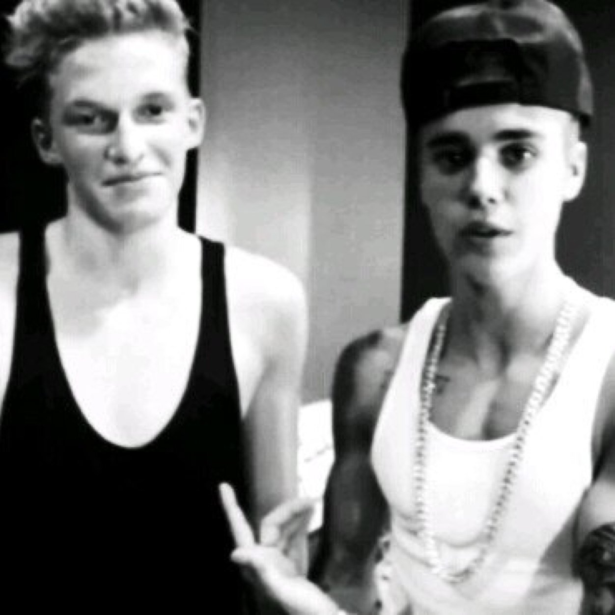• Codstin shippers are welcome, haters are not. 3 owners, that makes a lot of crazy thoughts. Enjoy :)