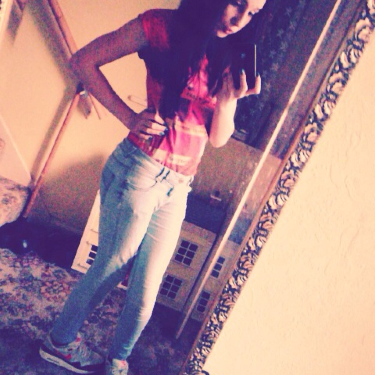 Follow me,i follow back;) x
