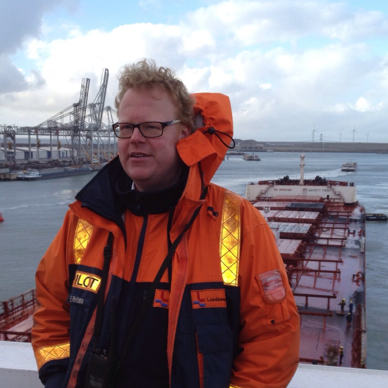 ijsseldijker's profile picture. Registerloods haven van Rotterdam Passie voor manoeuvreren - koffie - buiten leven - en natuurlijk mijn lieve vrouw @FlodVeessen